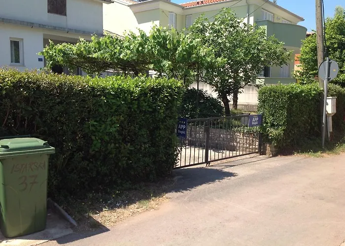 아파트 Boglic 우마그